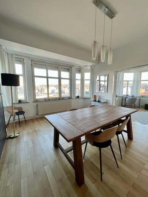 Bellevue - Grand Appartement Pour 5 Sur Les Quais De La Meuse Liege Exterior photo