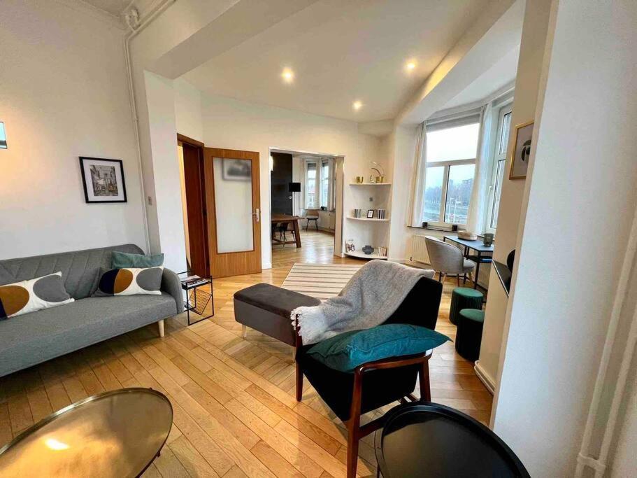 Bellevue - Grand Appartement Pour 5 Sur Les Quais De La Meuse Liege Exterior photo