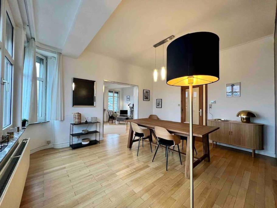 Bellevue - Grand Appartement Pour 5 Sur Les Quais De La Meuse Liege Exterior photo