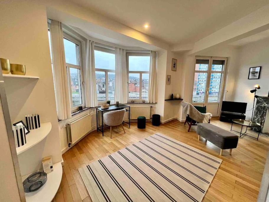 Bellevue - Grand Appartement Pour 5 Sur Les Quais De La Meuse Liege Exterior photo