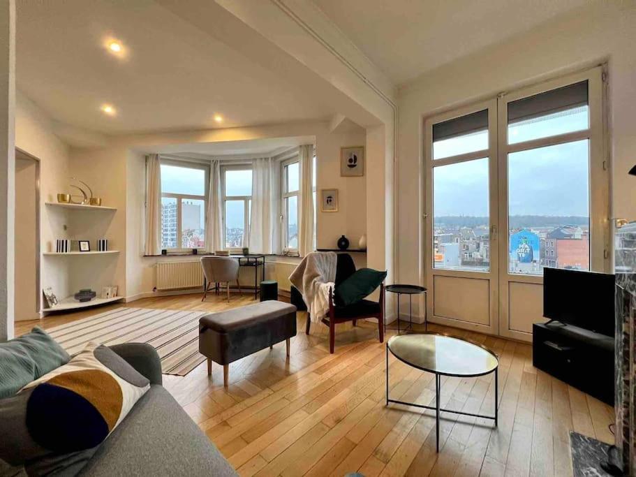 Bellevue - Grand Appartement Pour 5 Sur Les Quais De La Meuse Liege Exterior photo