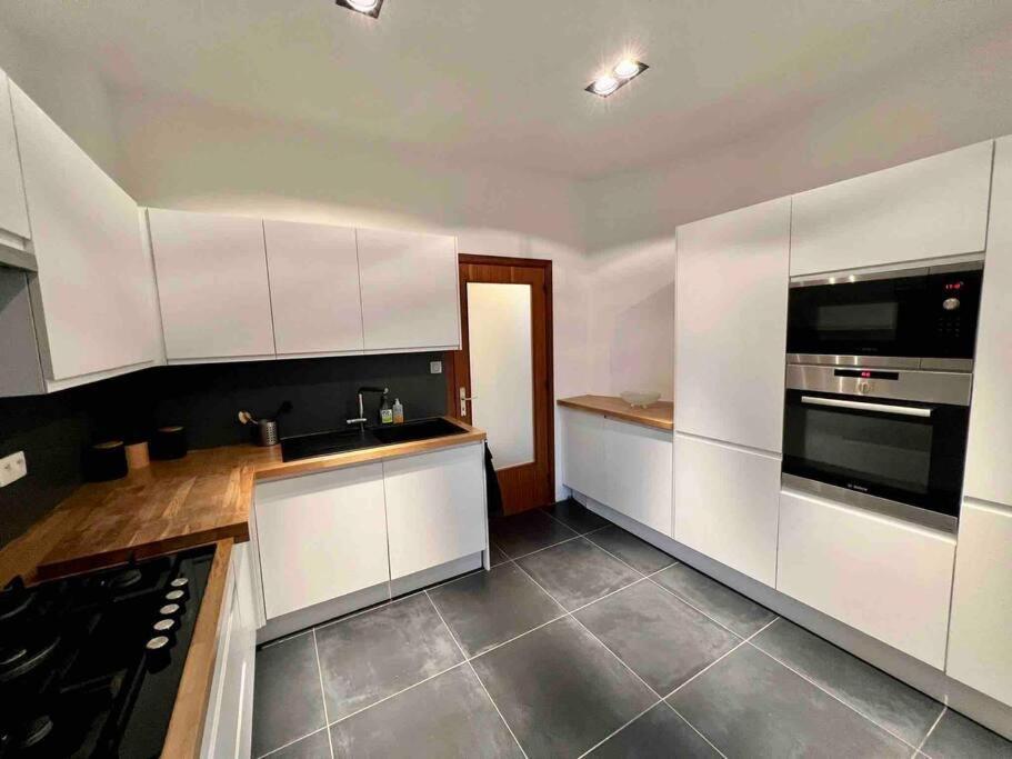 Bellevue - Grand Appartement Pour 5 Sur Les Quais De La Meuse Liege Exterior photo