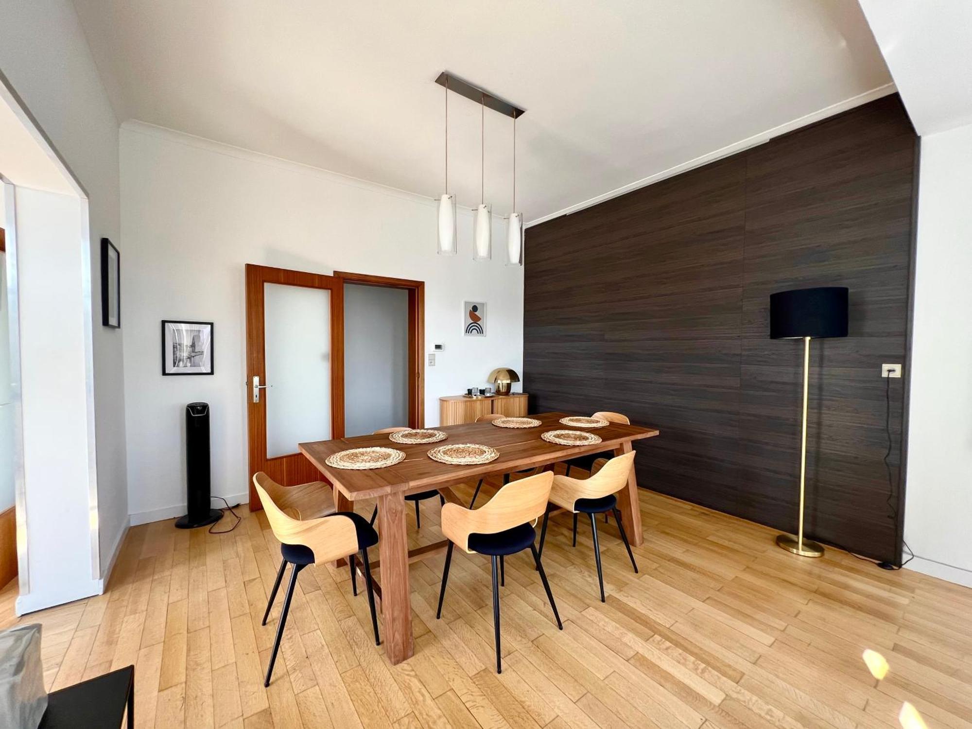 Bellevue - Grand Appartement Pour 5 Sur Les Quais De La Meuse Liege Exterior photo